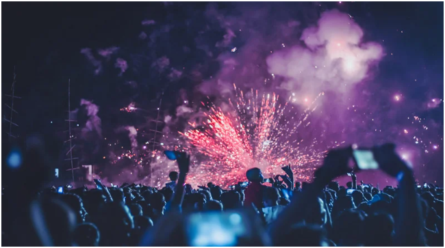 How to Keep Your Phone Safe in Crowds