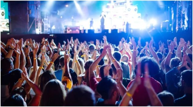 How Early Should You Arrive to Get a Good Spot at Concerts?